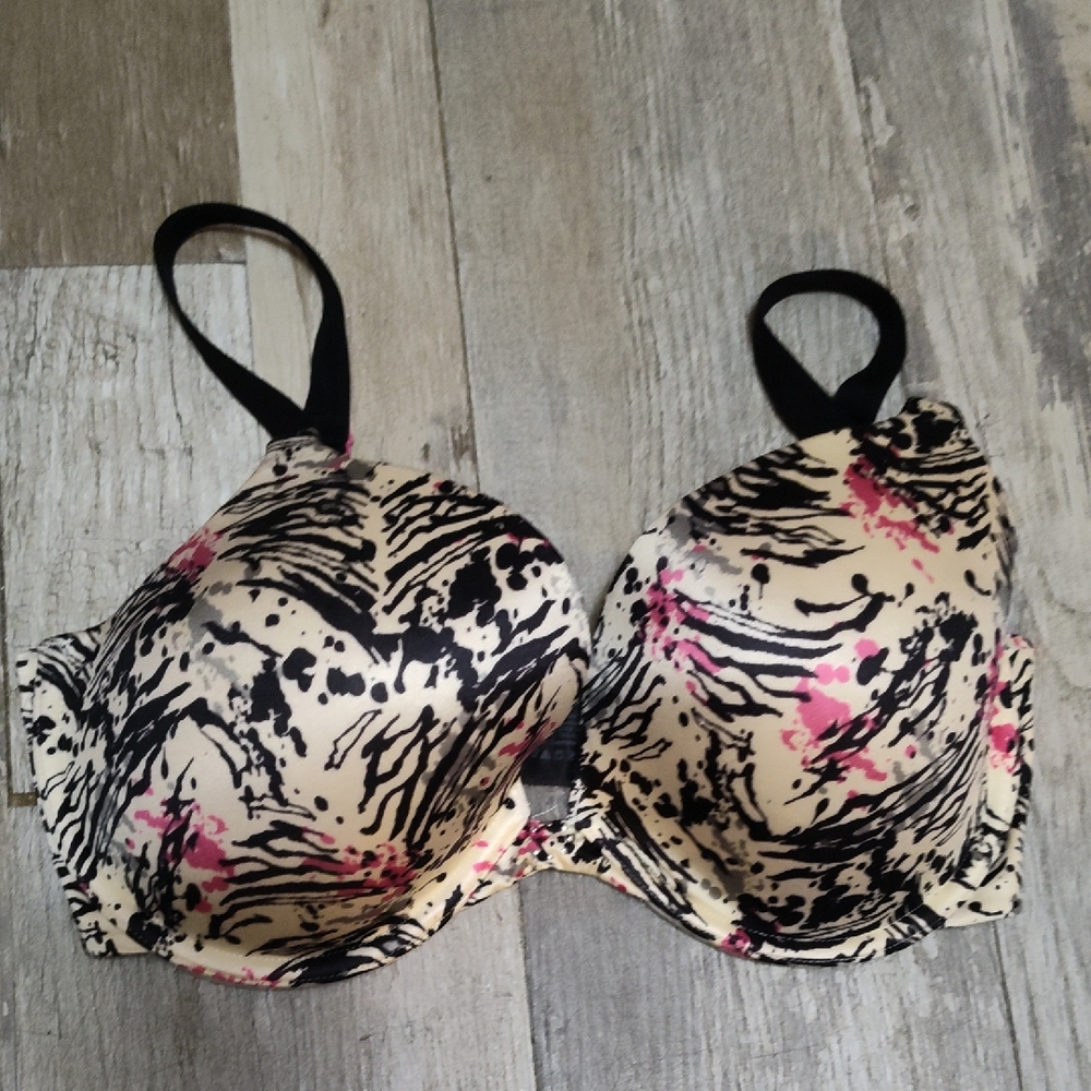 5/$25 SALE Maidenform Black, Cream & Pink Animal Print Underwire Bra